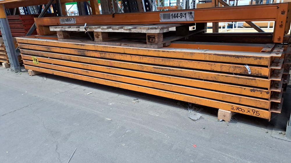 32 x Dexion Box Beams - Used